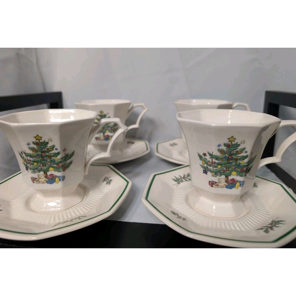 VTG Nikko Christmastime Footed Cups and Saucers Set of 4 Christmas Tree Japan